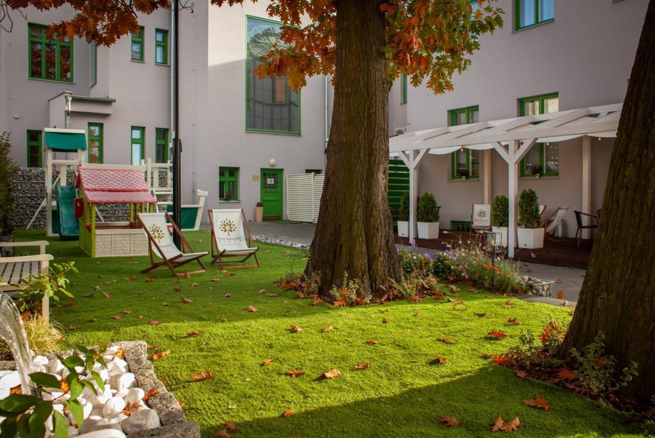 Hotel Pod Zelenym Dubem Bohumín Extérieur photo